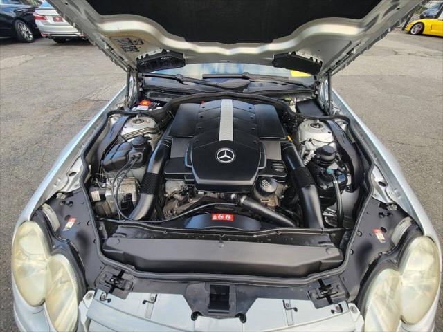 Photo of 2005 Silver Mercedes-Benz SL-Class