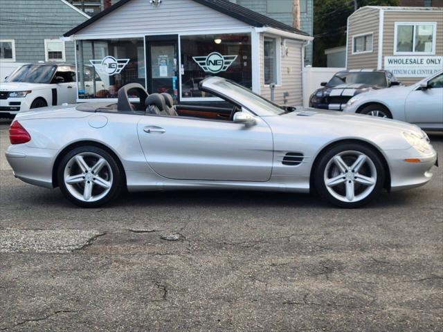 Photo of 2005 Silver Mercedes-Benz SL-Class