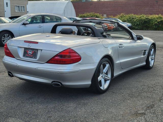 Photo of 2005 Silver Mercedes-Benz SL-Class