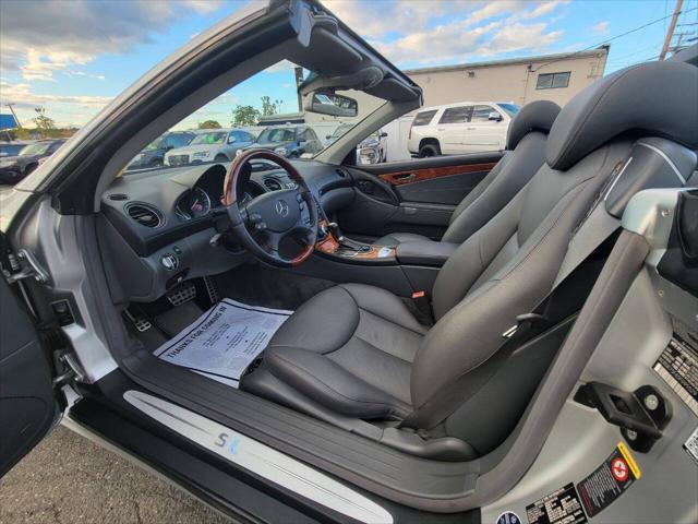 Photo of 2005 Silver Mercedes-Benz SL-Class