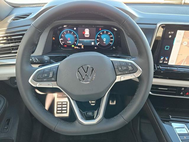 Photo of 2025 Deep Black Pearl Effect Volkswagen Atlas Cross Sport