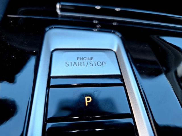 Photo of 2025 Deep Black Pearl Effect Volkswagen Atlas Cross Sport