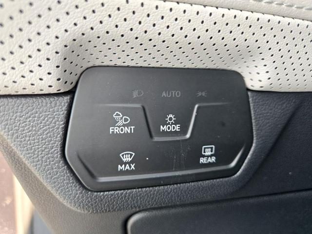 Photo of 2025 Deep Black Pearl Effect Volkswagen Atlas Cross Sport