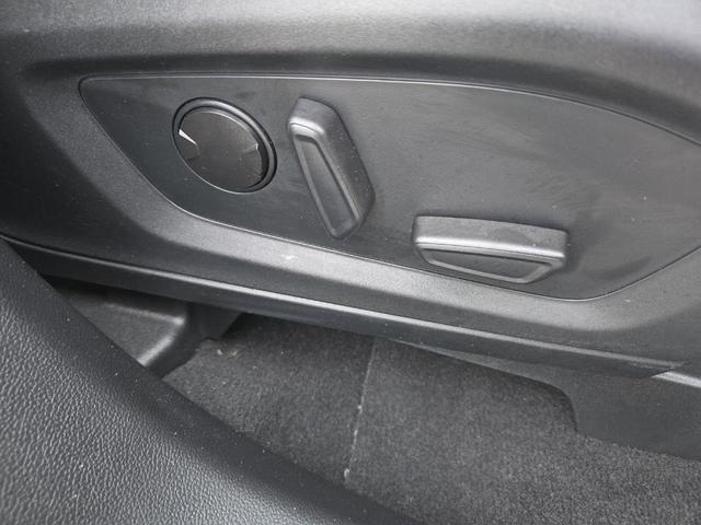 Photo of 2022 White Ford Explorer