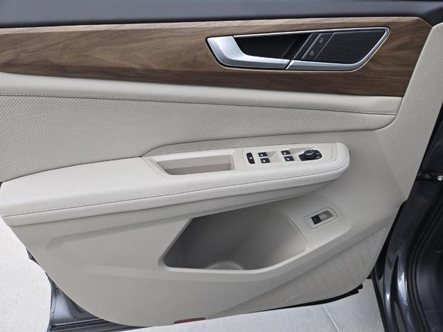 Photo of 2025 Platinum Gray Metallic Volkswagen Atlas