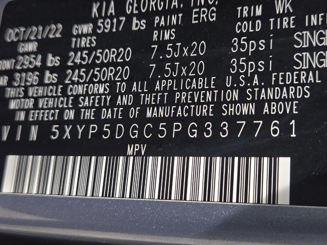 Photo of 2023 Everlasting Silver Kia Telluride