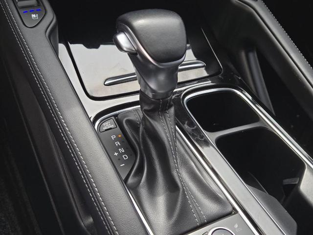 Photo of 2023 Everlasting Silver Kia Telluride