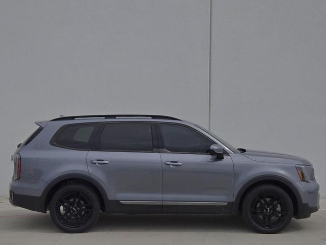 Photo of 2023 Everlasting Silver Kia Telluride