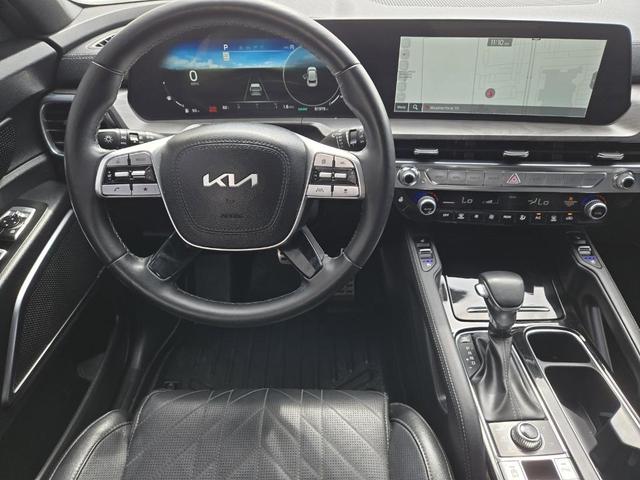 Photo of 2023 Everlasting Silver Kia Telluride