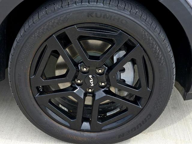 Photo of 2023 Everlasting Silver Kia Telluride