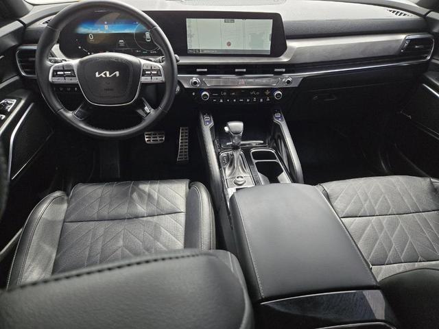 Photo of 2023 Everlasting Silver Kia Telluride
