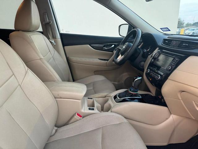 Photo of 2020 White Nissan Rogue