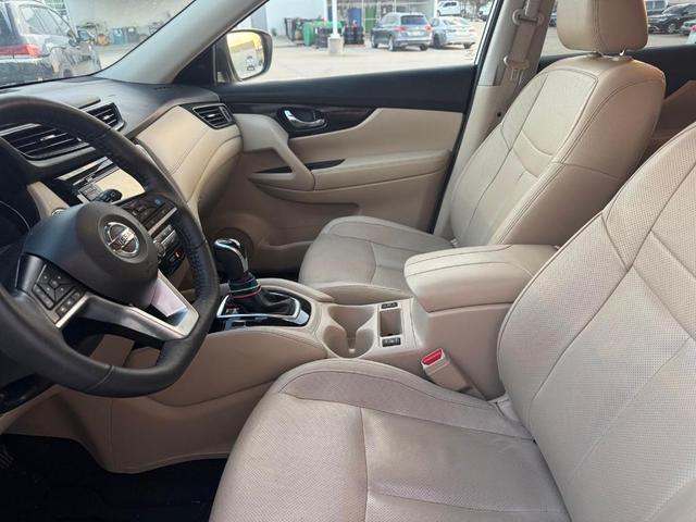 Photo of 2020 White Nissan Rogue