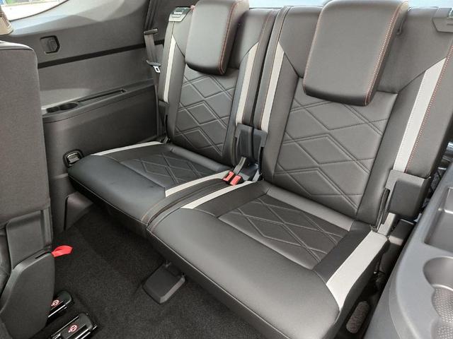 Photo of 2025 Avocado Green Pearl Volkswagen Atlas
