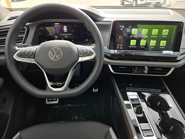 Photo of 2025 Avocado Green Pearl Volkswagen Atlas
