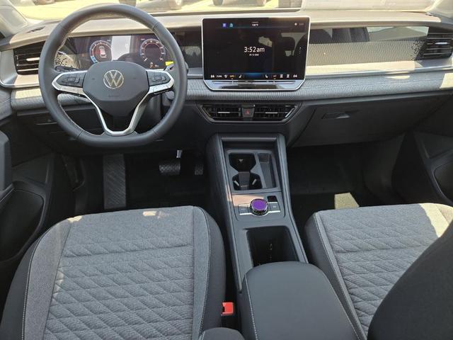 Photo of 2025 Platinum Gray Metallic Volkswagen Tiguan
