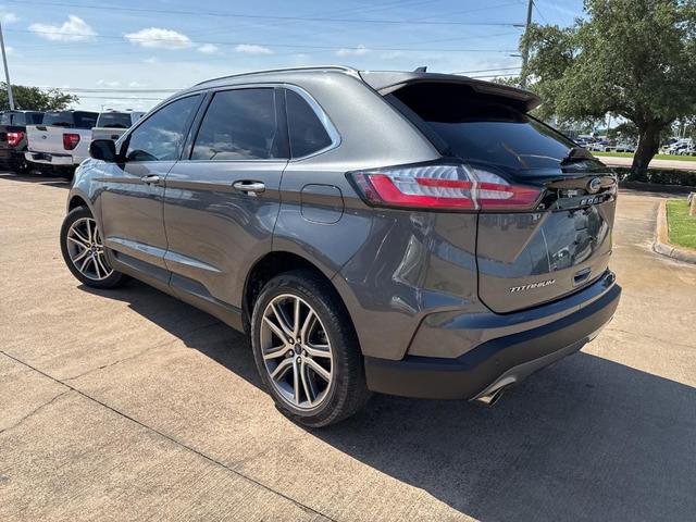 Photo of 2022 Carbonized Gray Metallic Ford Edge