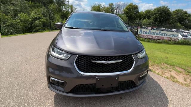 Photo of 2023 Charcoal Chrysler Pacifica Hybrid