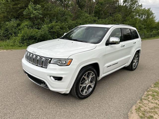 Photo of 2021 Bright White Clearcoat Jeep Grand Cherokee