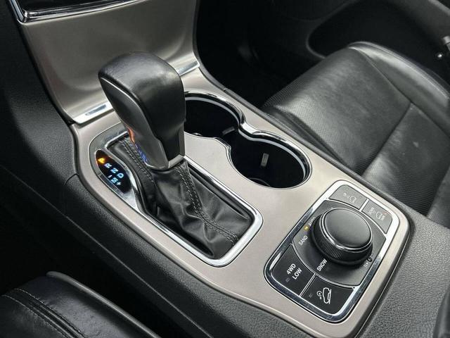 Photo of 2021 Bright White Clearcoat Jeep Grand Cherokee