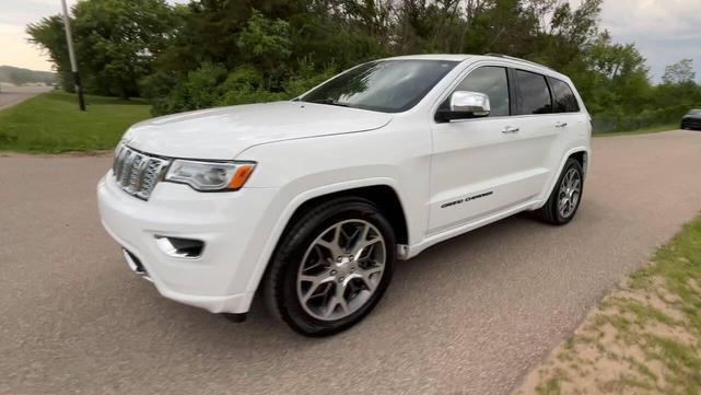 Photo of 2021 Bright White Clearcoat Jeep Grand Cherokee