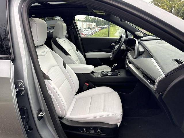 Photo of 2024 Argent Silver Metallic Cadillac XT4