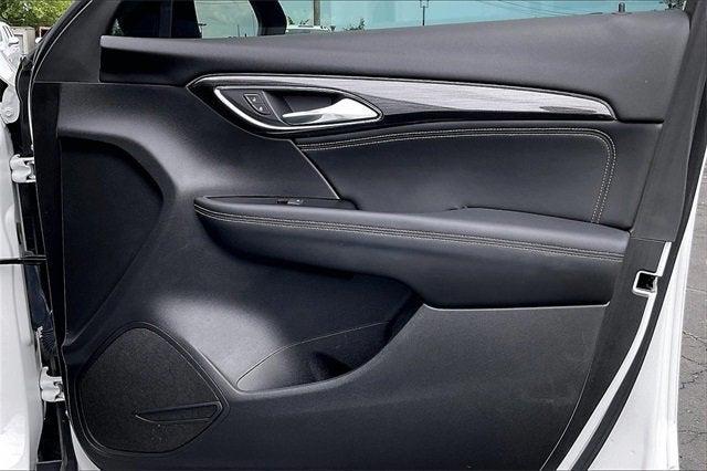Photo of 2023 White Frost Tricoat Buick Envision