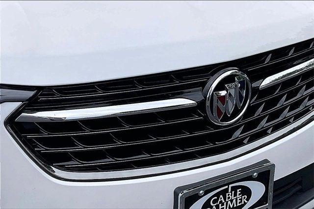 Photo of 2023 White Frost Tricoat Buick Envision