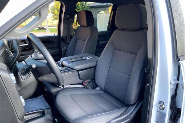Photo of 2024 Summit White GMC Sierra 2500
