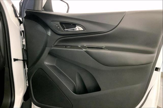 Photo of 2022 Summit White Chevrolet Equinox
