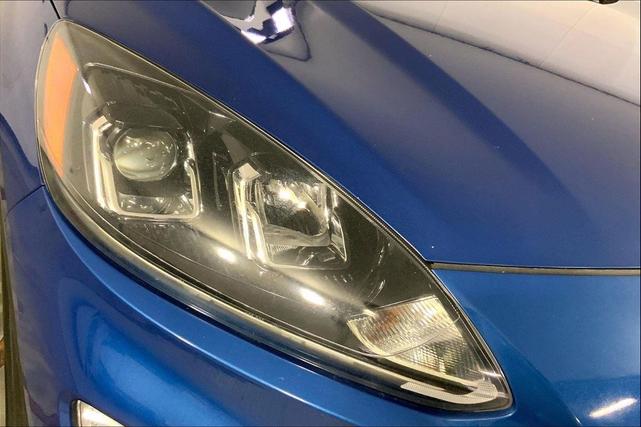 Photo of 2022 ATLAS BLUE METALL Ford Escape