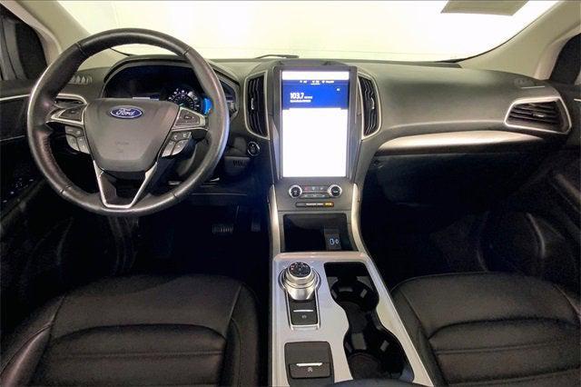 Photo of 2024 Agate Black Metal Ford Edge