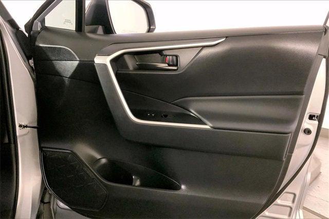 Photo of 2023 Silver Sky Metall Toyota RAV4