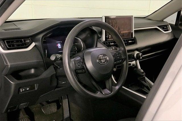 Photo of 2023 Silver Sky Metall Toyota RAV4