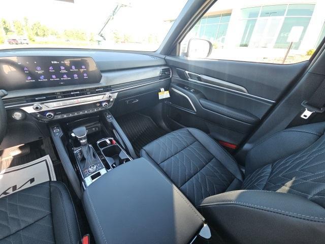 Photo of 2025 Wolf Gray Kia Telluride
