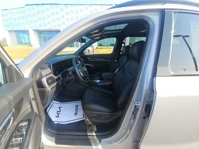 Photo of 2025 Wolf Gray Kia Telluride