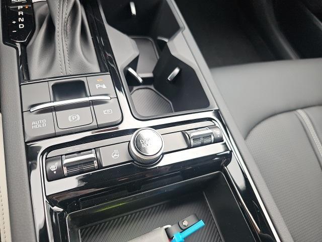 Photo of 2025 Aurora Black Pearl Kia K5