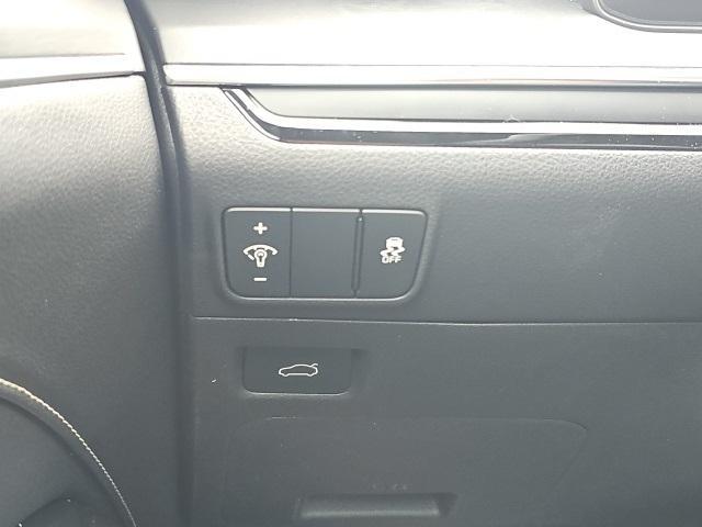 Photo of 2025 Aurora Black Pearl Kia K5