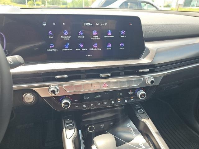 Photo of 2025 Glacial White Pearl Kia Telluride