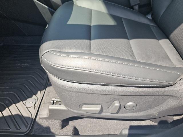 Photo of 2025 Glacial White Pearl Kia Telluride