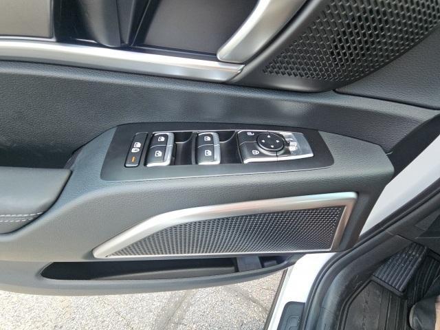 Photo of 2025 Glacial White Pearl Kia Telluride