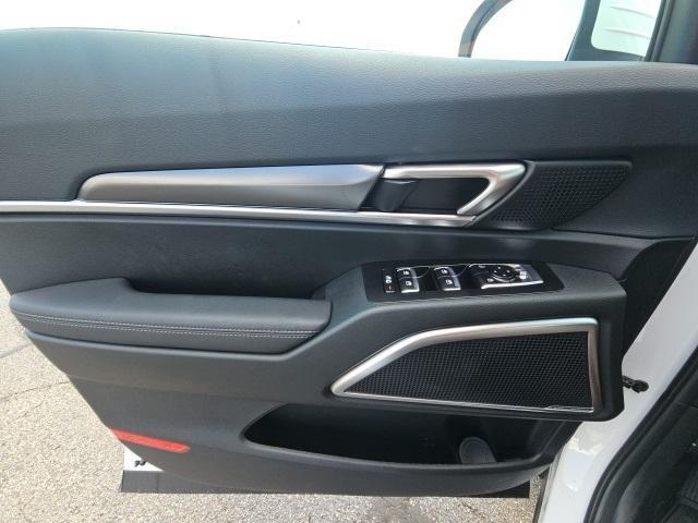 Photo of 2025 Glacial White Pearl Kia Telluride