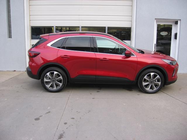 Photo of 2023 RED Ford Escape