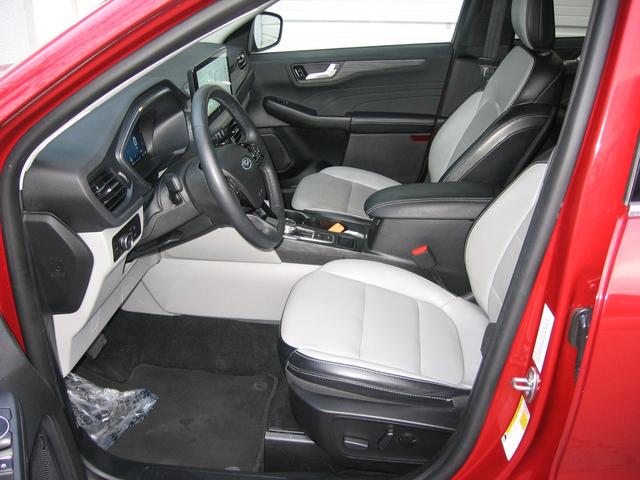 Photo of 2023 RED Ford Escape