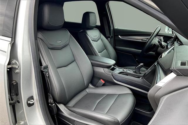 Photo of 2020 Radiant Silver Metallic Cadillac XT5