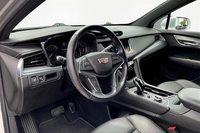 Photo of 2020 Radiant Silver Metallic Cadillac XT5