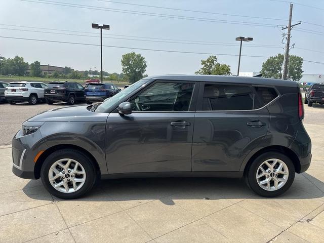 Photo of 2023 Gravity Gray Kia Soul