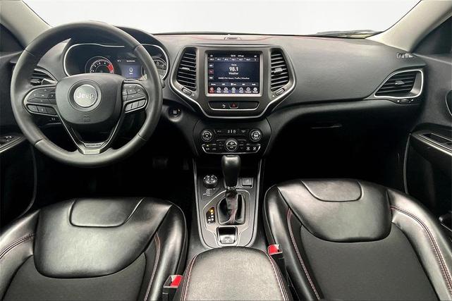 Photo of 2020 Granite Crystal Clearcoat Metallic Jeep Cherokee