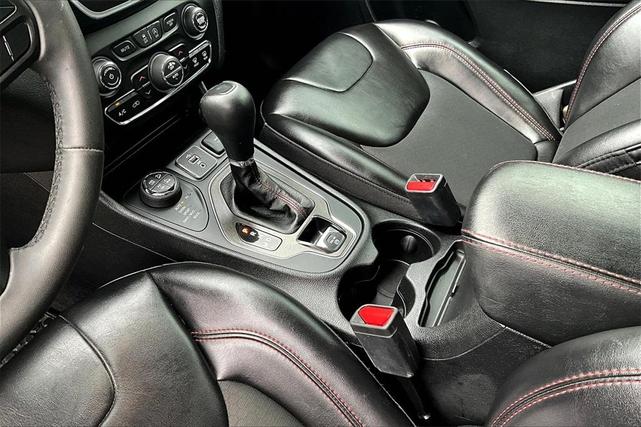 Photo of 2020 Granite Crystal Clearcoat Metallic Jeep Cherokee