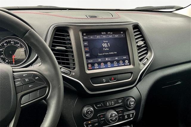 Photo of 2020 Granite Crystal Clearcoat Metallic Jeep Cherokee